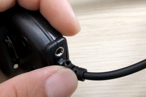 Mic kèm loa cầm tay cho bộ đàm Baofeng, Motorola, Kenwood, Icom