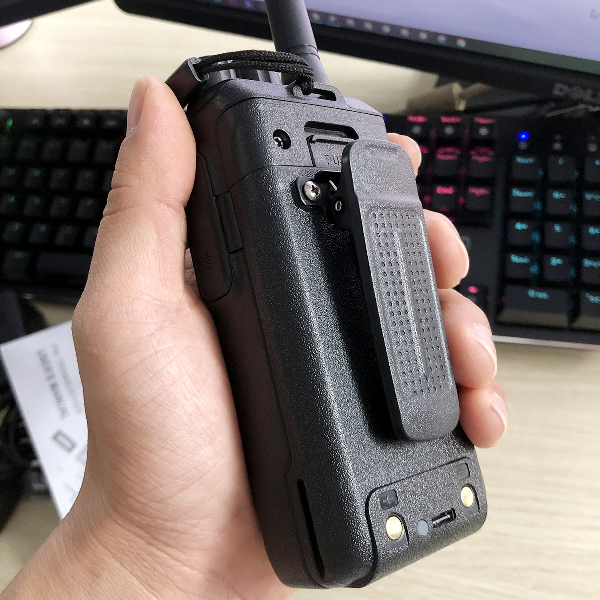 Máy bộ đàm Motorola XiR P6630i - Ảnh 2
